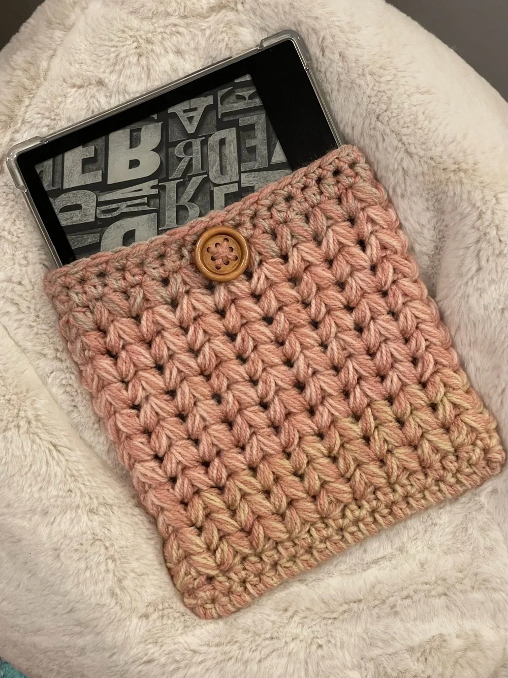 Handmade crochet kindle sleeve